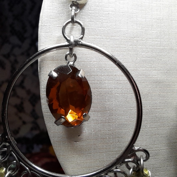 Y2K Sparkly Green Sequin & Amber Rhinestone Dangly Earrings - Picture 9 of 9